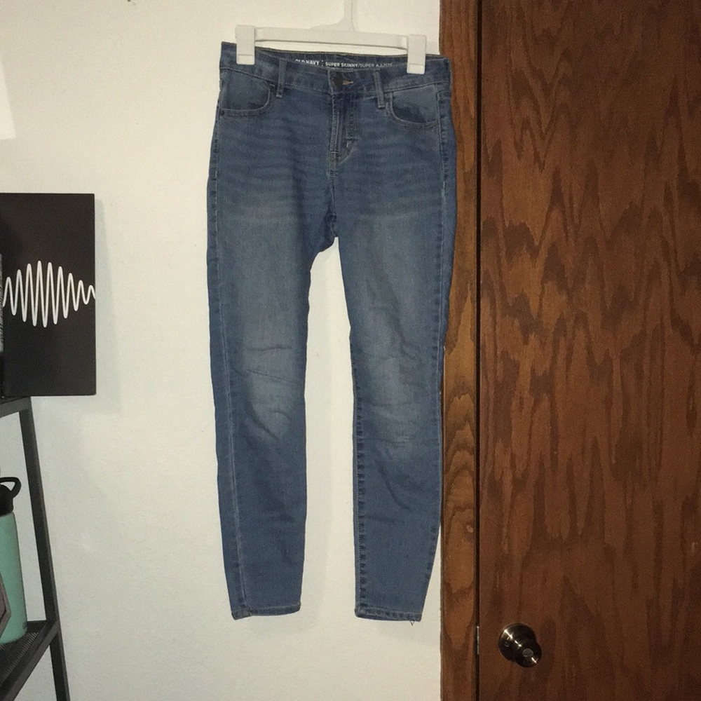 Old navy light wash mid rise skinny jeans size 2